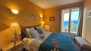 3 chambres, fer et planche à repasser, lit parapluie, Wi-Fi gratuit