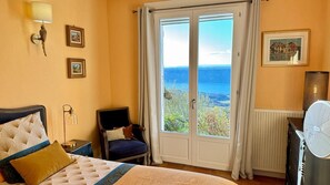 3 chambres, fer et planche à repasser, lit parapluie, Wi-Fi gratuit