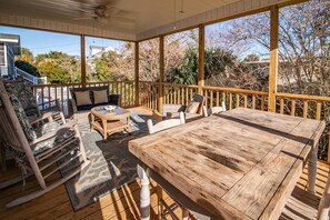 Outdoor dining - 5BR Scenic View 3 Minutes to the Beach (Pawleys Island)