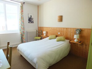 Dobbeltrom – standard | Skrivebord og wi-fi (inkludert)