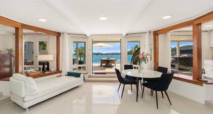 Waterfront Studio by HolidayCo.