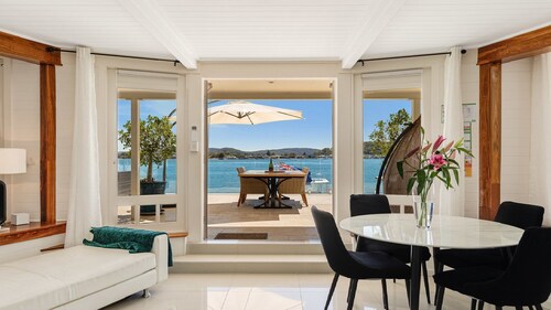 Waterfront Studio by HolidayCo.