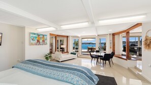 1 bedroom, WiFi, bed sheets - Waterfront Studio by HolidayCo. (BLACKWALL)