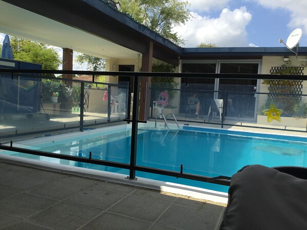 Outdoor pool - Country house with large garden and swimming pool, 12km from beach and lake (Naujac-sur-Mer)