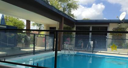 Maison à la campagne avec grand terrain et piscine, à 12km de la plage et du lac