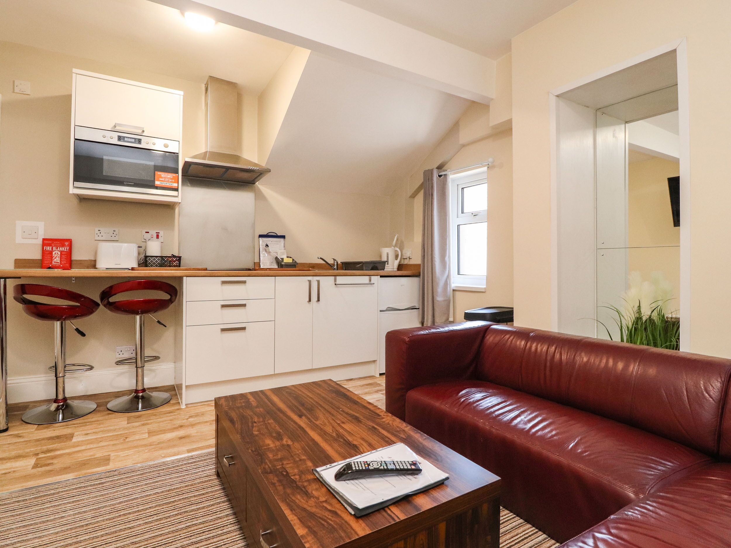SUITE 12, romantic, character holiday cottage in Blackpool