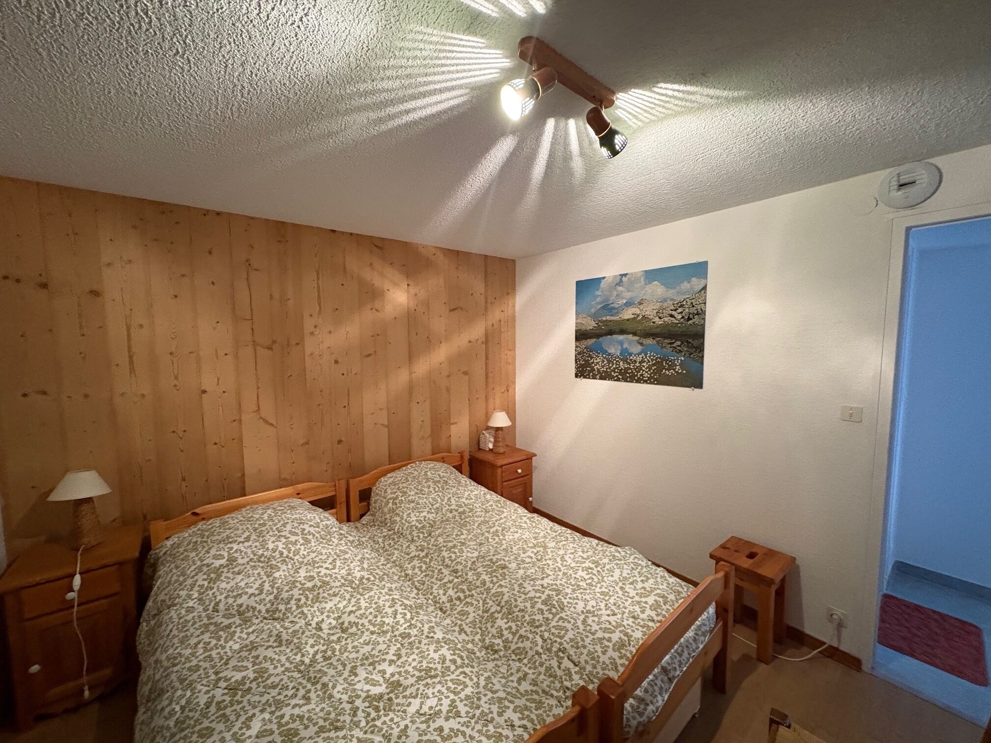 2 chambres, fer et planche à repasser, lit parapluie, Wi-Fi gratuit