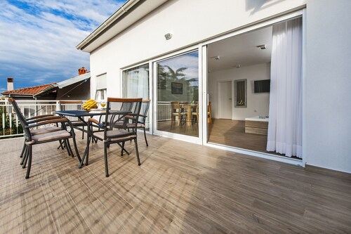 Directly on the beach - vacation apartment B