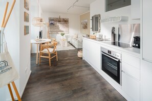 Kühlschrank, Ofen, Herdplatte, Geschirrspüler