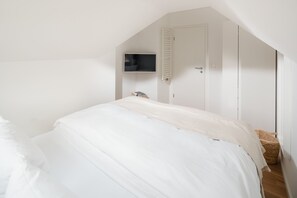 1 Schlafzimmer, Reisekinderbett, kostenloses WLAN, Bettwäsche