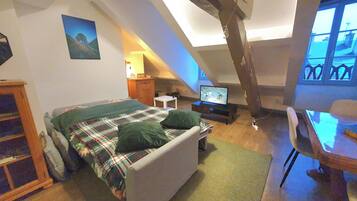 2 chambres, fer et planche à repasser, Wi-Fi gratuit, draps fournis