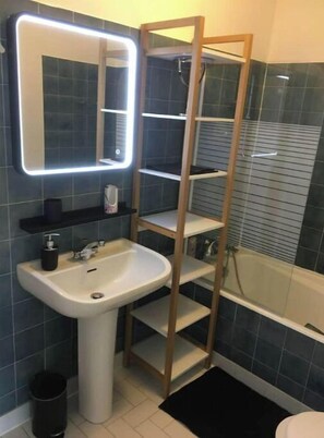 Towels - Large studio in marina residence. Furnished tourism *** (TREBOUL, DOUARNENEZ)