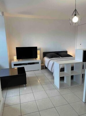 1 bedroom, iron/ironing board, free WiFi, bed sheets