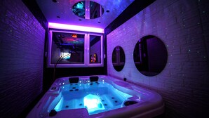 室內 Spa 池