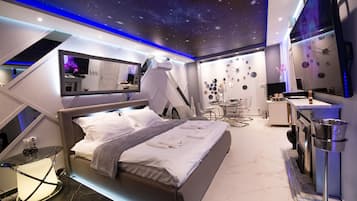 1 bedroom, Frette Italian sheets, premium bedding, memory-foam beds