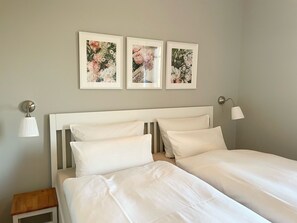 2 bedrooms, desk, iron/ironing board, free WiFi