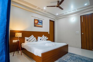 Deluxe Apartment | 1 bedroom, Egyptian cotton sheets, premium bedding, in-room safe - The Lodgers Two BHK serviced Apartment (Gurugram)