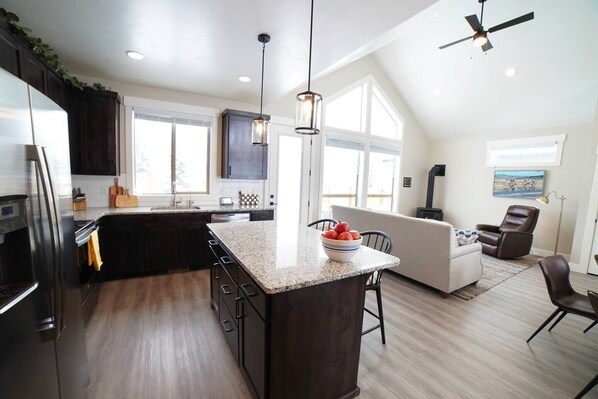 Interior - Luxurious Family Home in Driggs - Hot Tub (Driggs)