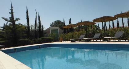 Modern villa with swimming pool just è kms from Essaouira