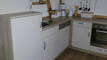 Kühlschrank, Ofen, Herdplatte, Geschirrspüler