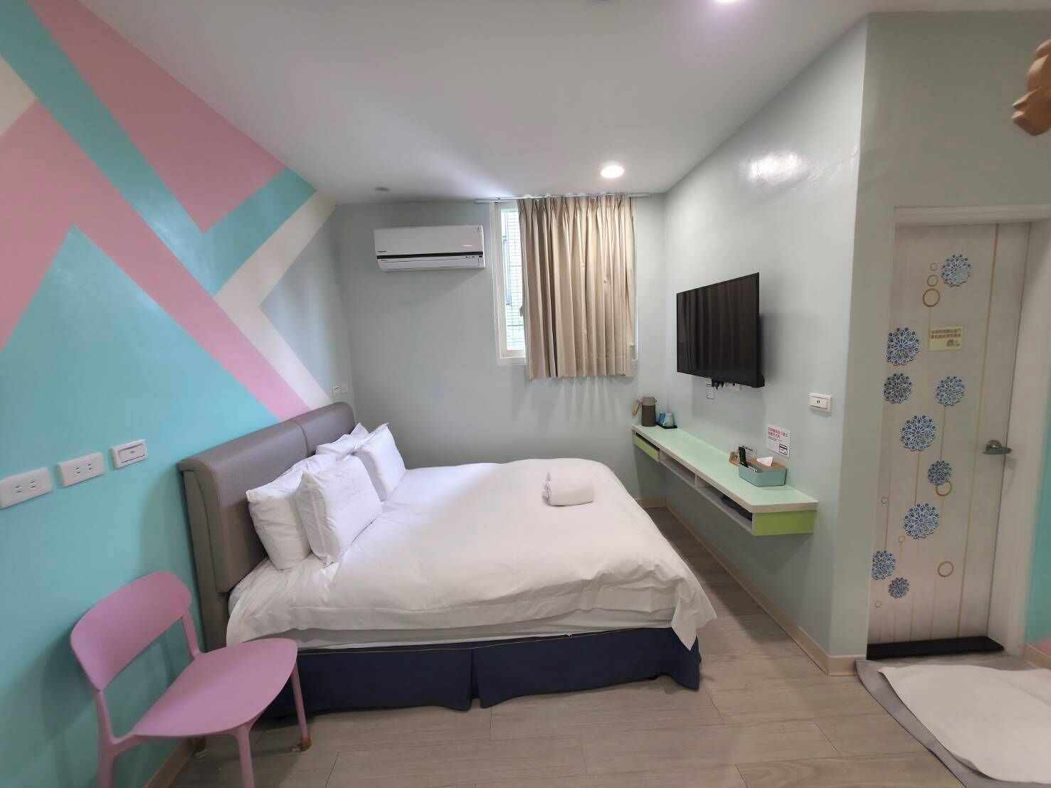 Phòng đôi Tiêu chuẩn, 1 giường đôi, không hút thuốc, bồn tắm | Truy cập Internet không dây miễn phí, bộ trải giường 