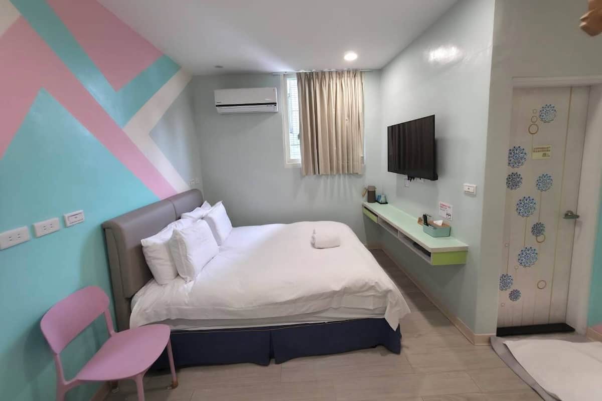 Standard Double Room, 1 Double Bed, Non Smoking, Bathtub | Free WiFi, bed sheets