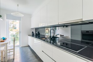 Refrigerador, microondas, horno, lavavajillas