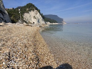 Beach nearby - Villino del Sorriso-Three-room apartment near the sea and services, garden, parking space (Marcelli)