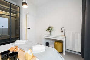 2 chambres, fer et planche à repasser, Wi-Fi, draps fournis