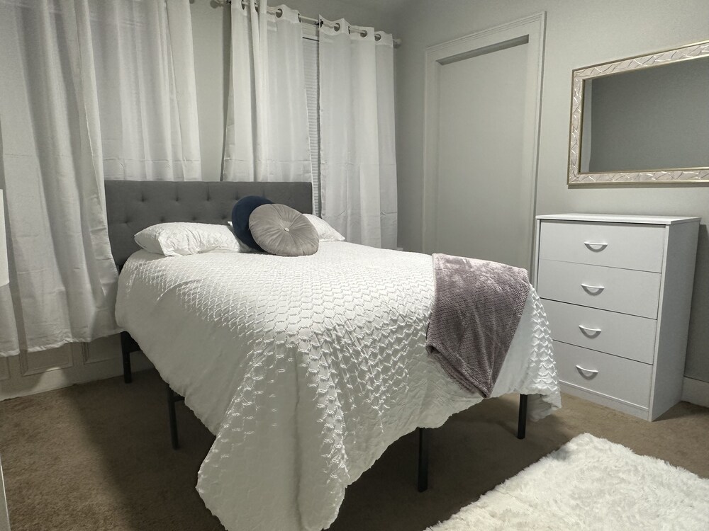 Peaceful Millbrook Stay with views of The Golf and Tennis Club. Town