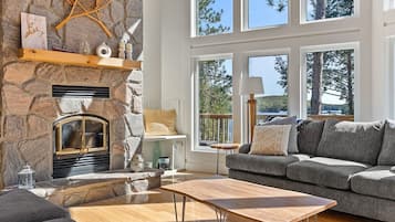 TV, fireplace, streaming services