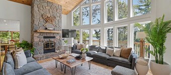 LAKE FRONT |HotTub+Sauna+GolfSim+Arcade+Kayaks+BBQ
