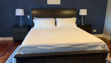3 bedrooms, desk, iron/ironing board, WiFi