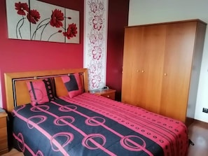 3 bedrooms, WiFi, bed sheets - Casa Pinheiro 5 minutes from Barcelos city center (Arcozelo)