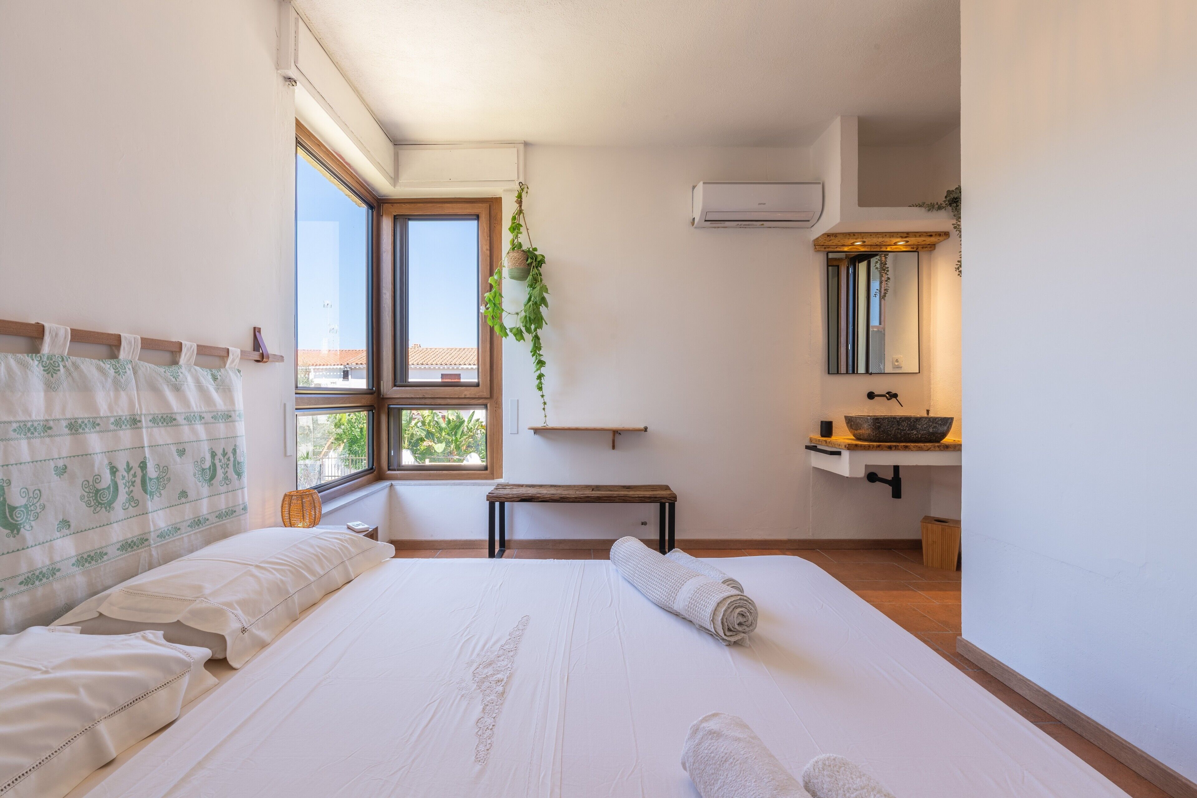 2 habitaciones, tabla de planchar con plancha y wifi gratis 