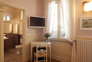 Phòng đôi hoặc 2 giường đơn phong cách cổ điển | Nội thất
