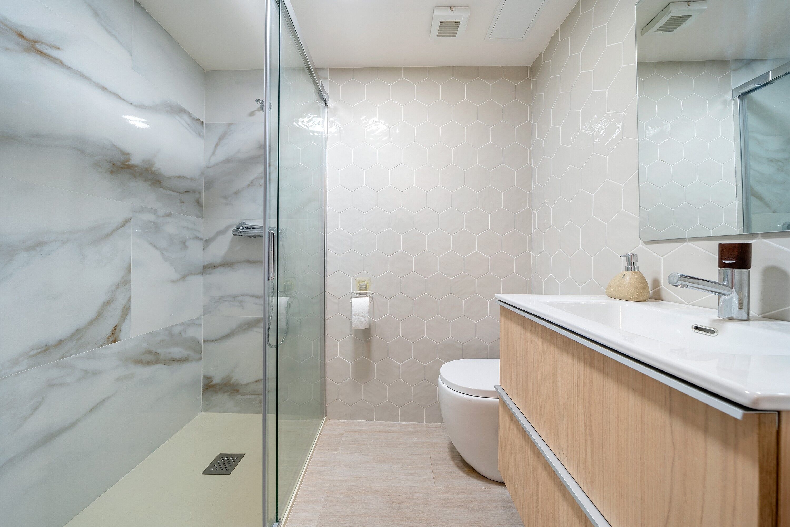 Shower, towels