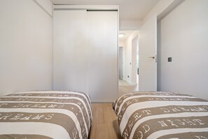 2 多间卧室、床单