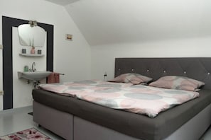 1 makuuhuone, silitysrauta/-lauta, ilmainen Wi-Fi