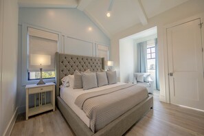 5 bedrooms, desk, iron/ironing board, travel crib - New Construction -Private Beach Access-2 Com Pools-Pickleball/Tennis (Santa Rosa Beach)