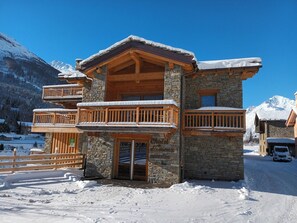 Exterior - 'Chalet Pramaria - Apt L'Arcelle' with Mountain View, Wi-Fi and Air Conditioning (Lanslebourg Mont Cenis)