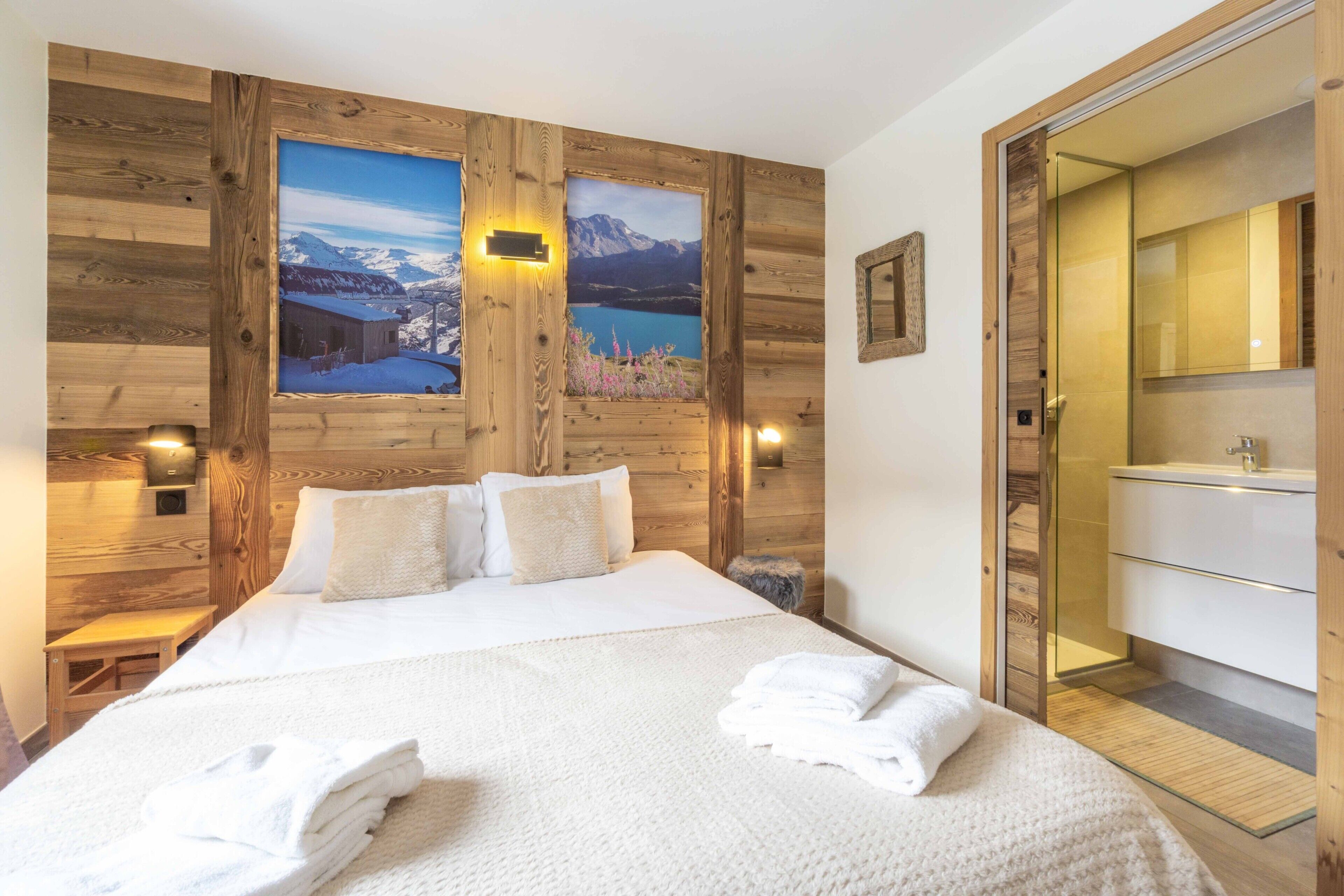 5 bedrooms, iron/ironing board, free WiFi, bed sheets