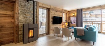 Chalet Pramaria - Apt L'Arcelle, avec vue sur les montagnes, Wi-Fi et climatisation.