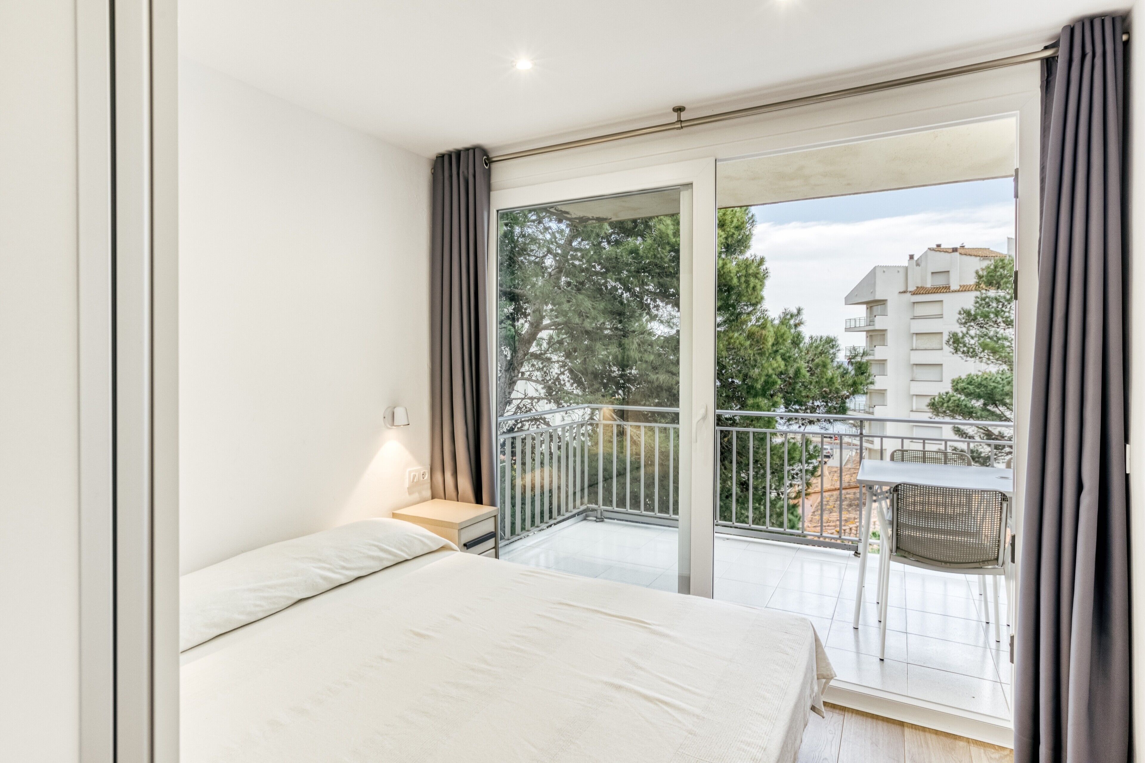 2 slaapkamers, een strijkplank/strijkijzer, gratis wifi, beddengoed