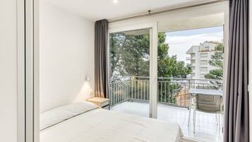 2 slaapkamers, een strijkplank/strijkijzer, gratis wifi, beddengoed