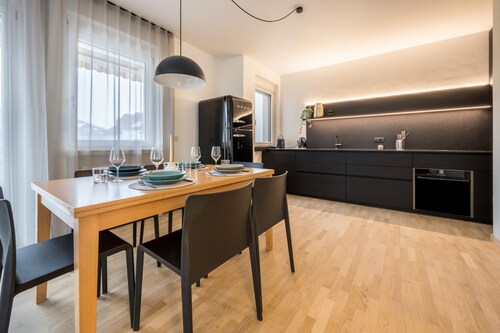 Apartment "Avia Living" with Mountain View, Balconies & Wi-Fi