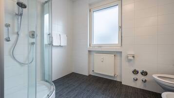 Shower, free toiletries, hair dryer, towels