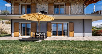 Apartment 'Bocca Nevese Abete' with Lake View, Private Terrace and Wi-Fi