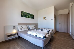 2 chambres, fer et planche à repasser, Wi-Fi gratuit, draps fournis