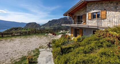 Apartment 'Bocca Nevese Abete' with Lake View, Private Terrace and Wi-Fi